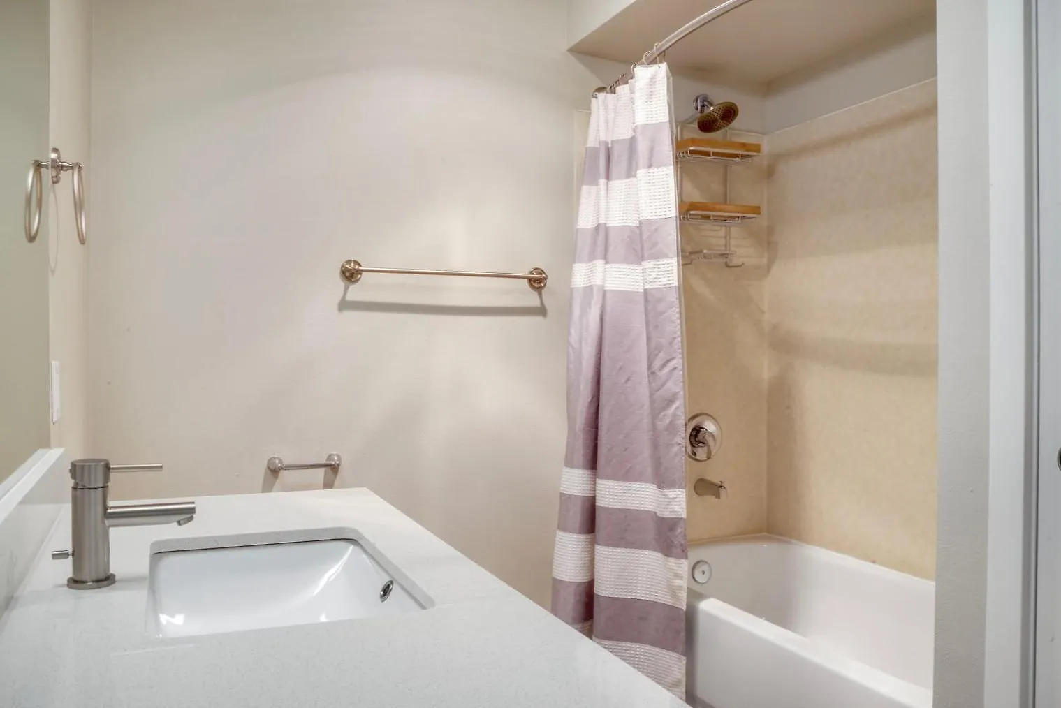 First Hill 1Br W Gym Lounge Rooftop Sea-695 Seattle
